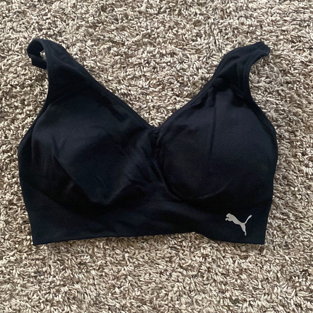 Puma sports bra black size medium